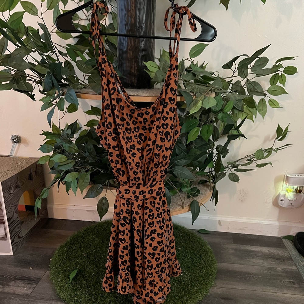 🌟SALE🌟 NEVER WORN Shein Curve Leopard Print Romper - Picture 7 of 8